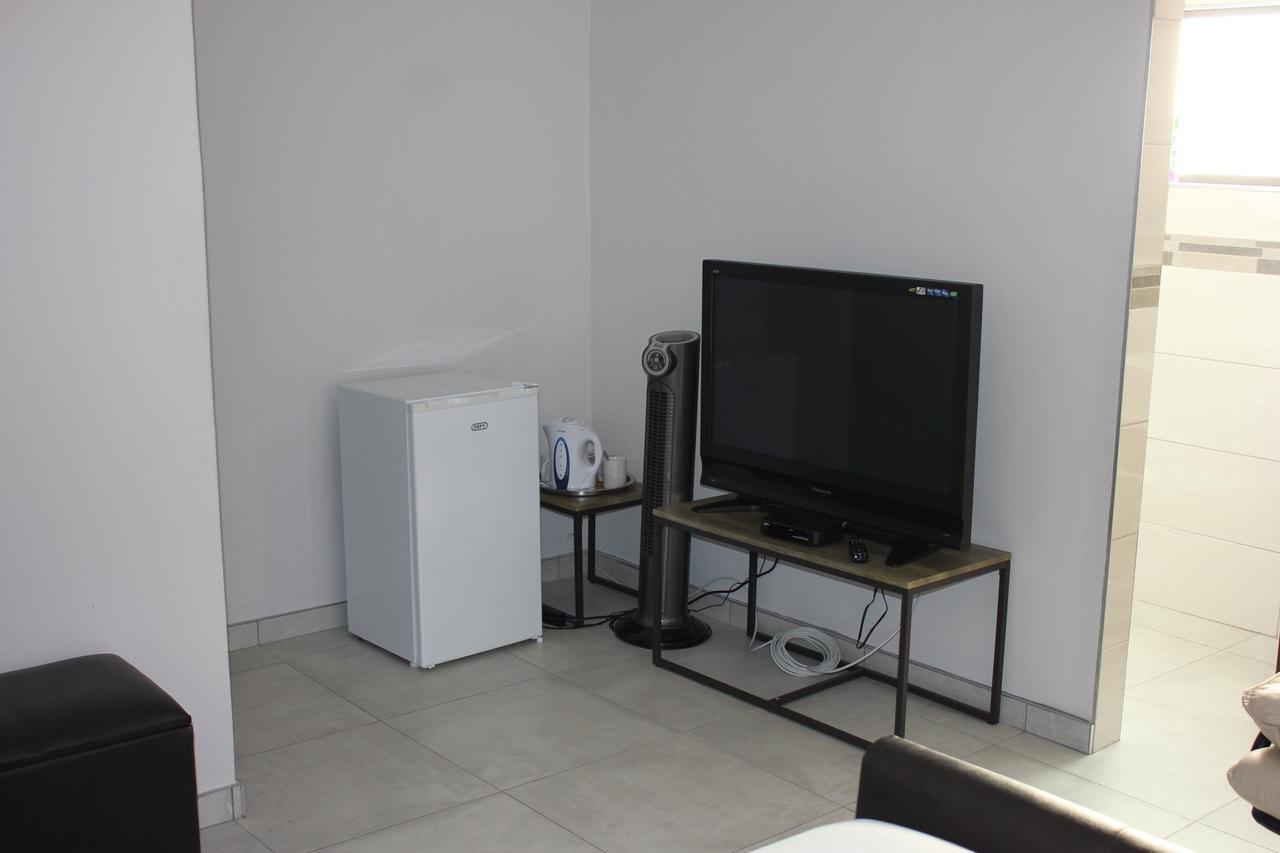 Coco Palm Bed&Breakfast Windhoek Bagian luar foto
